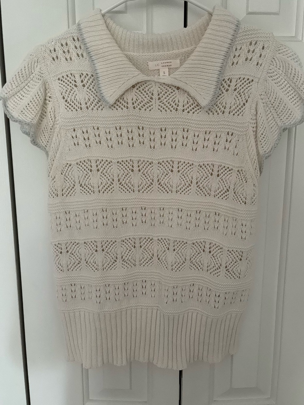 LC Lauren Conrad white with blue accents sweater top